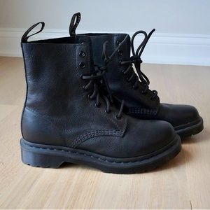 DR MARTENS 1460 MONO SMOOTH LEATHER LACE UP BOOTS - SZ 7